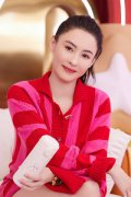 张柏芝直播状态满分 俏丽丸子头元气可爱