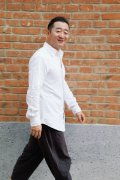 王星瀚森系写真发布  《西出玉门》热播